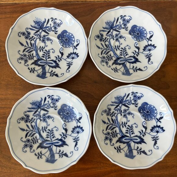Set of 4 Blue Danube Tea Cups and Saucers Porcelain Onion Pattern Vintage Japan - Picture 4 of 9